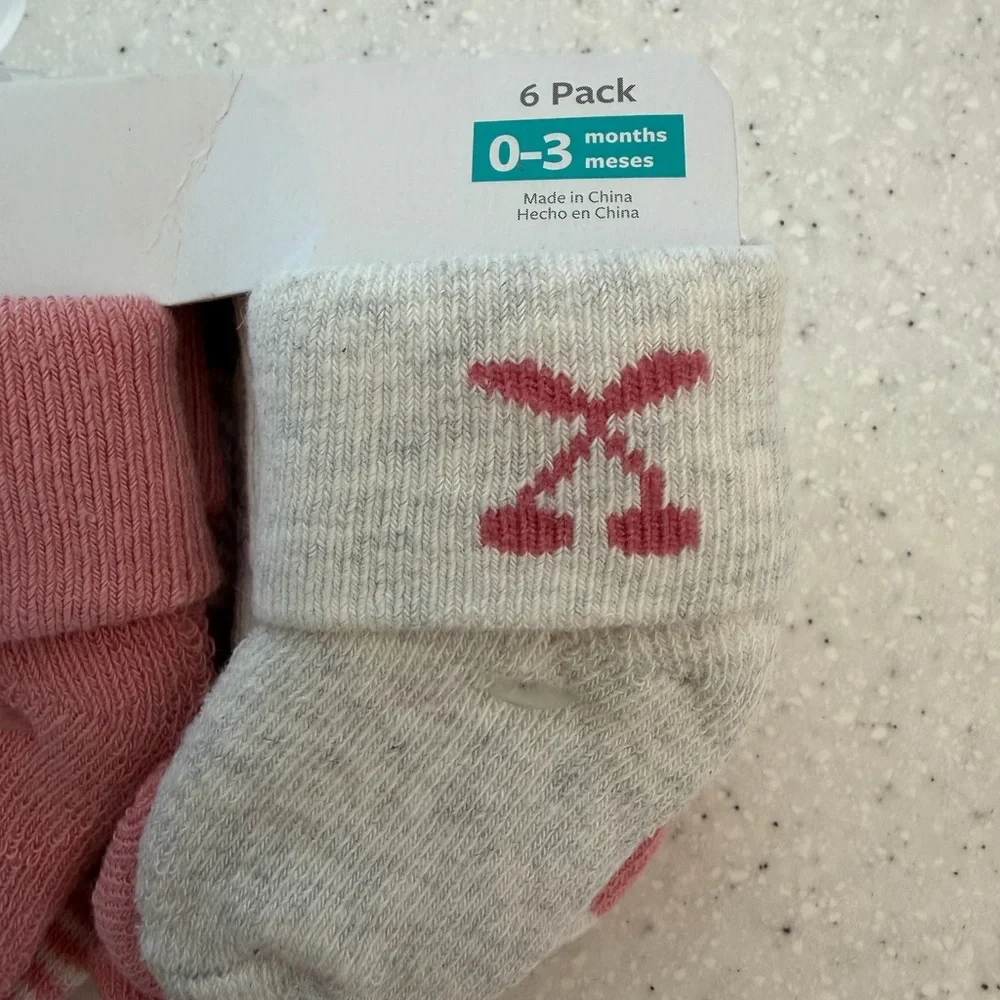 NEW Carter's Pink / Peach and White Baby Socks - 6 Pack. 0-3m